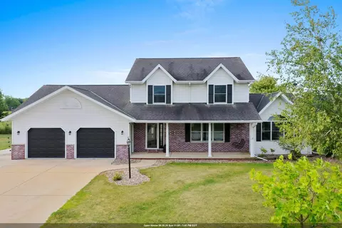 2820 Blue Spruce Dr, Green Bay, WI 54311