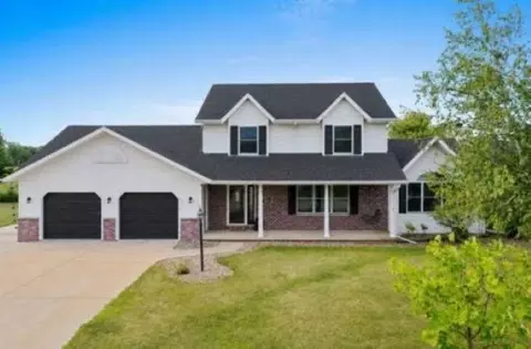 2820 Blue Spruce Dr, Green Bay, WI 54311