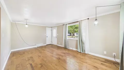 Living - 919 N Sharon St, Appleton, WI 54914 photo 3 of 4