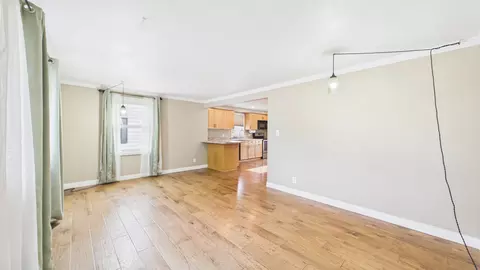 Living - 919 N Sharon St, Appleton, WI 54914 photo 1 of 4