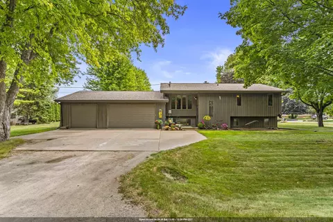 1261 Gavin Rd, Neenah, WI 54956
