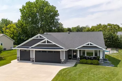 4944 Ormand Beach Ct, Oshkosh, WI 54904