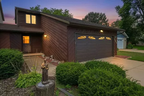 1043 Coppens Rd, Green Bay, WI 54303