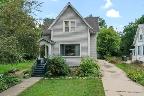 1240 S Jackson St, Green Bay, WI 54301