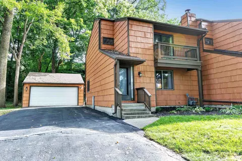 574 Baird Creek Rd, Green Bay, WI 54311