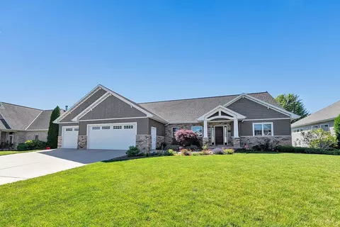 2903 Bally Bunion Ln, Green Bay, WI 54311