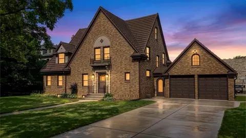 740 S Quincy St, Green Bay, WI 54301