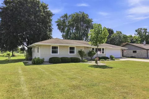 Exterior - 4521 W Capitol Dr, Appleton, WI 54913 photo 1 of 7