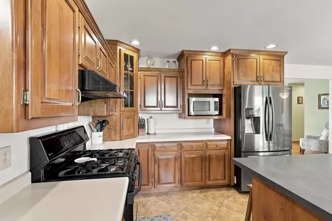 Kitchen - 4521 W Capitol Dr, Appleton, WI 54913 photo 4 of 4