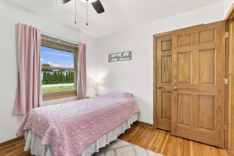Bedroom - 4521 W Capitol Dr, Appleton, WI 54913 photo 2 of 5