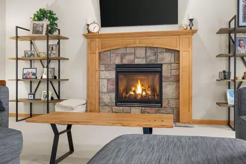 Living - w6571 Austin Drive, Appleton, WI 54915 photo 2 of 4