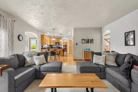Living - w6571 Austin Drive, Appleton, WI 54915 photo 3 of 4