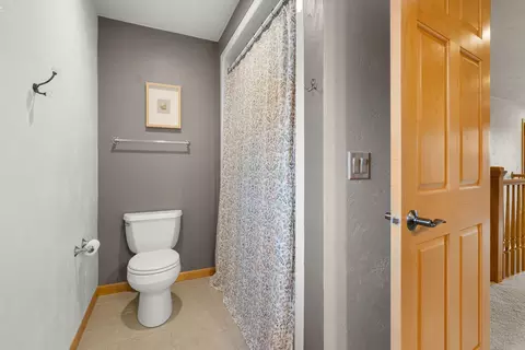Bath - w6571 Austin Drive, Appleton, WI 54915 photo 7 of 8