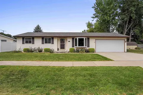 2360 Kincaid Ave, Oshkosh, WI 54904