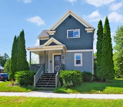 204 8th St, Fond Du Lac, WI 54935