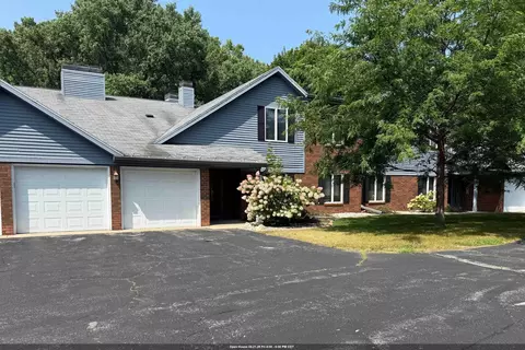 2935 Mossy Oak Cir, Green Bay, WI 54311