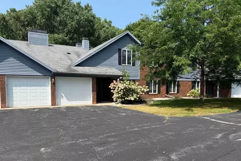 2935 Mossy Oak Cir, Green Bay, WI 54311