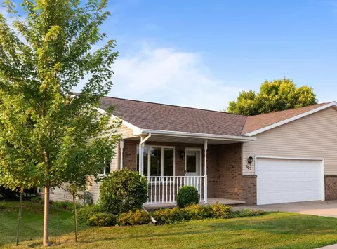 303 Parkview Ln, Kimberly, WI 54136