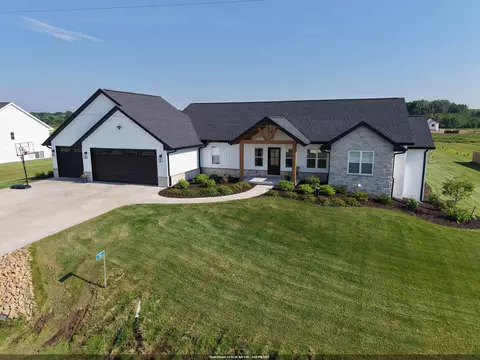 3765 Westpoint Rd, Suamico, WI 54313
