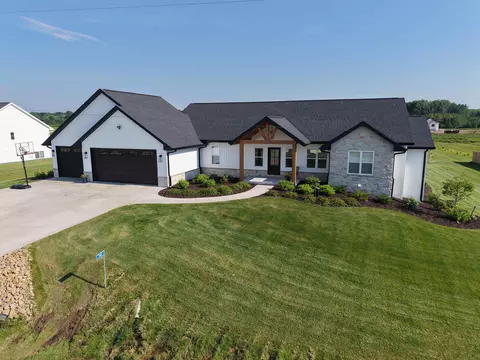 3765 Westpoint Rd, Suamico, WI 54313