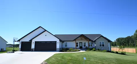 3765 Westpoint Rd, Suamico, WI 54313