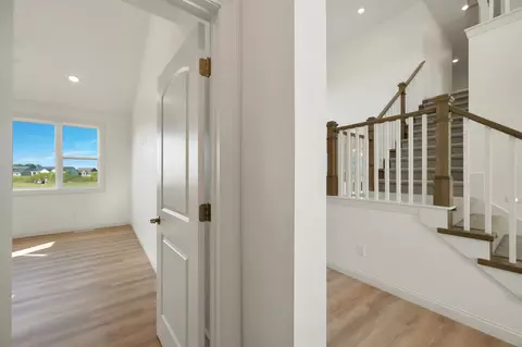 Entry Way - 122 Beckerae Ct, Wrightstown, WI 54180 photo 7 of 11