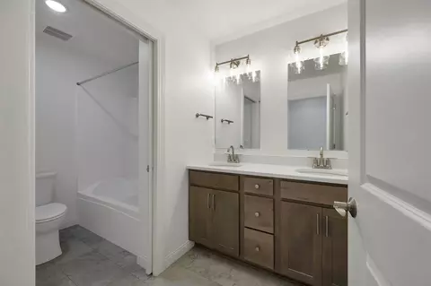 Bath - 122 Beckerae Ct, Wrightstown, WI 54180 photo 3 of 4