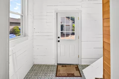 Entry Way - 824 S Weimar St, Appleton, WI 54915 photo 7 of 8