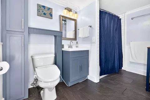 Bath - 824 S Weimar St, Appleton, WI 54915 photo 4 of 4