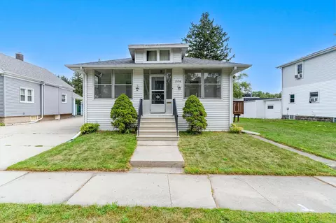 1004 Elmore St, Green Bay, WI 54303