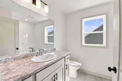 Bath - 587 Emerald Isle Ct, Wrightstown, WI 54180 photo 2 of 2