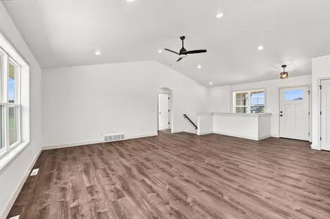 Living - 587 Emerald Isle Ct, Wrightstown, WI 54180 photo 2 of 3