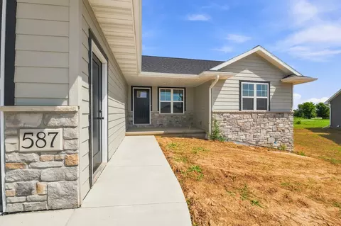 Exterior - 587 Emerald Isle Ct, Wrightstown, WI 54180 photo 3 of 6
