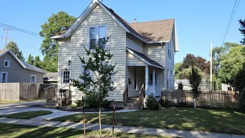 Exterior - 714 N Durkee St, Appleton, WI 54911 photo 3 of 7
