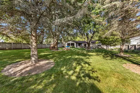 Exterior - 2108 S Horizon Dr, Appleton, WI 54915 photo 10 of 11