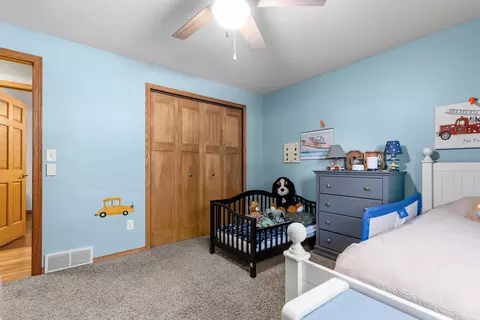 Bedroom - 2108 S Horizon Dr, Appleton, WI 54915 photo 4 of 7