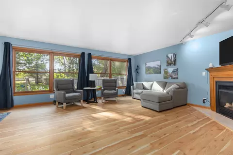 Living - 2108 S Horizon Dr, Appleton, WI 54915 photo 1 of 4