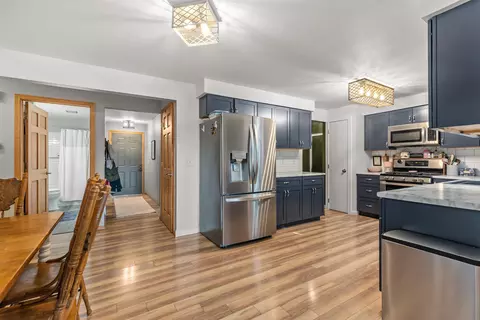 Entry Way - 2108 S Horizon Dr, Appleton, WI 54915 photo 1 of 2