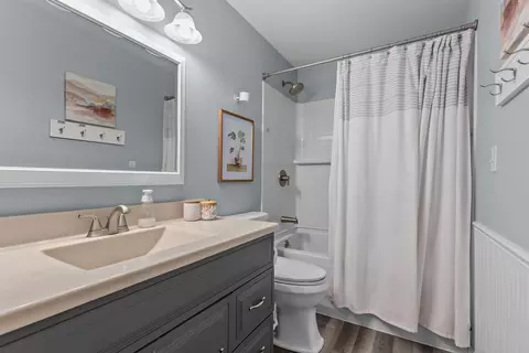 Bath - 2108 S Horizon Dr, Appleton, WI 54915 photo 1 of 4