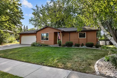Exterior - 2108 S Horizon Dr, Appleton, WI 54915 photo 2 of 11