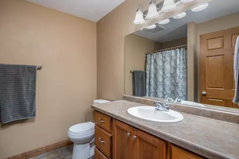Bath - 1124 Bobby Ct, Appleton, WI 54915 photo 1 of 3