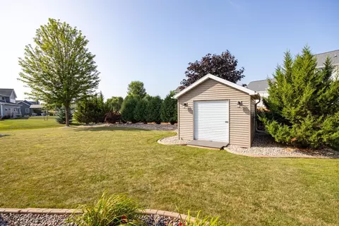 Exterior - 1124 Bobby Ct, Appleton, WI 54915 photo 8 of 8