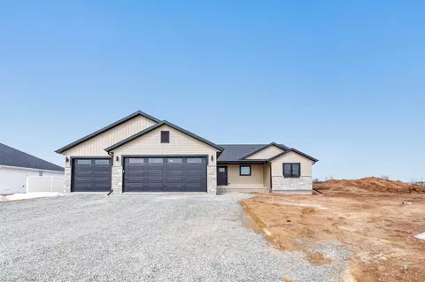 W5747 Roundstone Place, Menasha, WI 54952