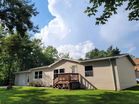 e8568 Market Street, New London, WI 54961