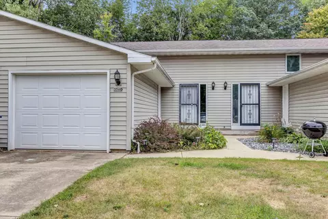 3560 S Timber Trl #3, Suamico, WI 54173
