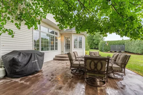 Exterior - 601 E Carrington Ln, Appleton, WI 54913 photo 7 of 16