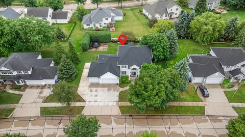 View/Area - 601 E Carrington Ln, Appleton, WI 54913 photo 2 of 5