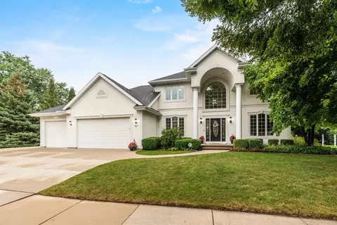 Exterior - 601 E Carrington Ln, Appleton, WI 54913 photo 11 of 16