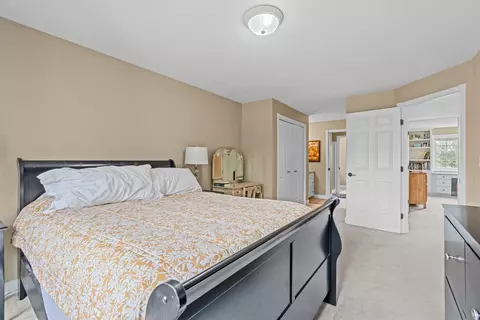 Bedroom - 601 E Carrington Ln, Appleton, WI 54913 photo 4 of 10