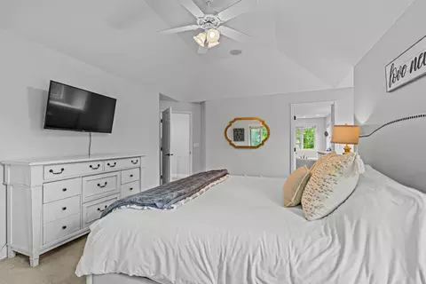 Bedroom - 601 E Carrington Ln, Appleton, WI 54913 photo 2 of 10